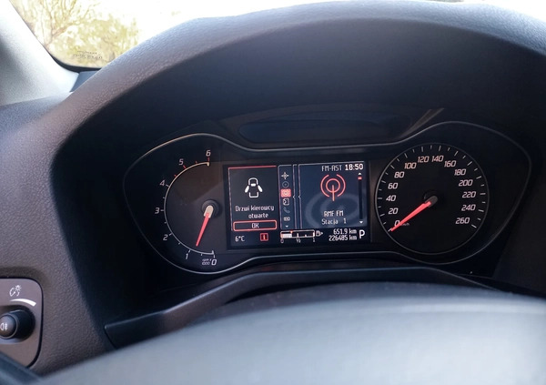 Ford Mondeo cena 33900 przebieg: 226000, rok produkcji 2013 z Pieńsk małe 121